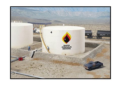 HO Scale Walthers Cornerstone 933-3167 Wide Oil Storage Tank w/Berm Kit
