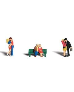 Woodland Scenics A2133 Scenic Accents(R) Figures -- Lovers pkg(6)